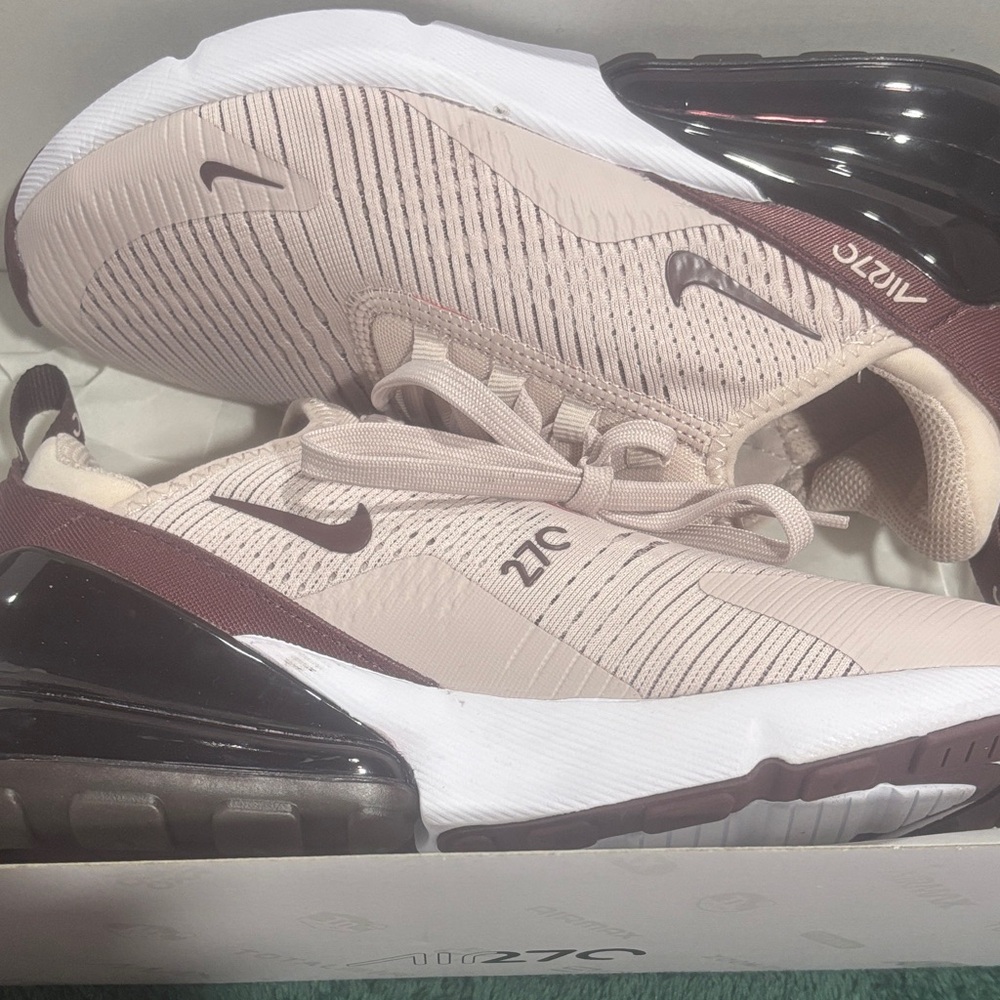 Nike Air Max 270 in Cream and Brown